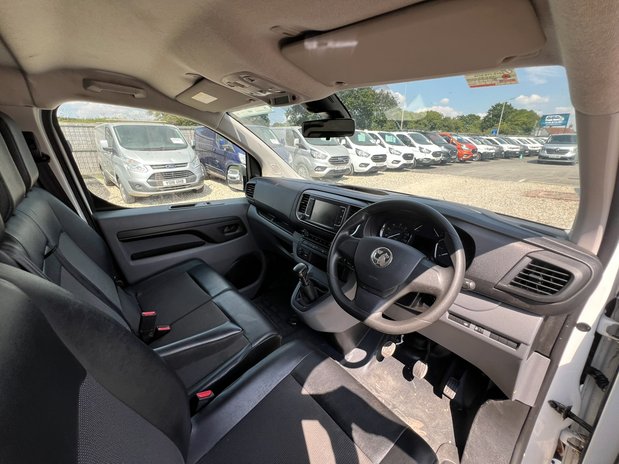Vauxhall Vivaro LWB L2H1 2900 Sportive 100ps Turbo D Air Con Sensors Cruise Twin Side Doors 28