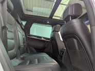 Volkswagen Touareg 3.0 Touareg V6 R-Line+ TDI BlueMotion Technology Auto 4WD 5dr 43