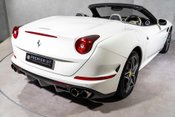 Ferrari California T. MAGNERIDE SUSPENSION. BESPOKE INTERIOR. TWO-TONE BODYWORK. CARPLAY. 54