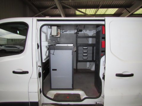 Vauxhall Vivaro 1.6 CDTi 2900 BiTurbo ecoTEC L1 H1 Euro 6 (s/s) 5dr 4