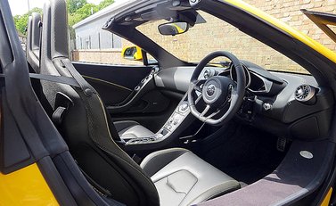 McLaren MP4-12C Spider 12