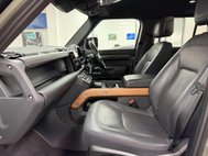 Land Rover Defender 3.0 P400 MHEV X SUV 5dr Petrol Auto 4WD Euro 6 (s/s) (400 ps) 43