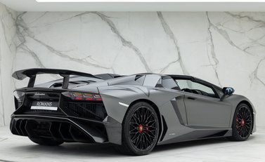 Lamborghini Aventador SV LP 750-4 Roadster 11