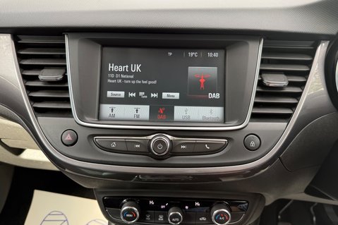 Vauxhall Crossland X ELITE - TWO OWNERS - CAMBELT CHANGED - NEW MOT  41