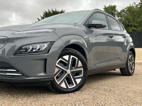 Hyundai KONA PREMIUM 15