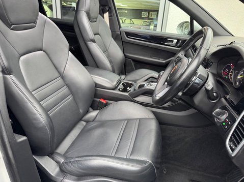 Porsche Cayenne V6 PLATINUM EDITION 24