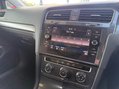 Volkswagen Golf 1.6 TDI BlueMotion Tech SE Nav Euro 6 (s/s) 5dr 12