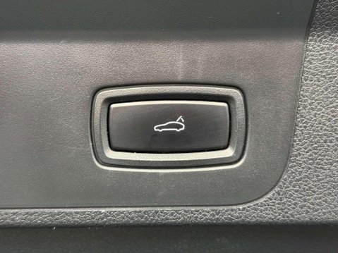 Porsche Panamera 4.0T V8 GTS Saloon 5dr Petrol PDK 4WD Euro 6 (s/s) (460 ps) 38