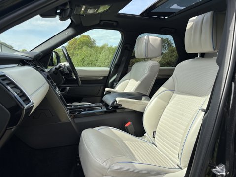 Land Rover Discovery TD6 HSE LUXURY 15
