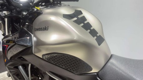 Kawasaki Z650 2017 29K NEW MOT SERVICED A2 BIKE 650CC NAKED TWIN SPORTS EXHAUST 38