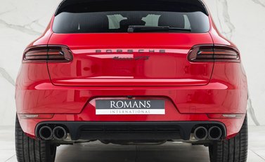 Porsche Macan GTS 5
