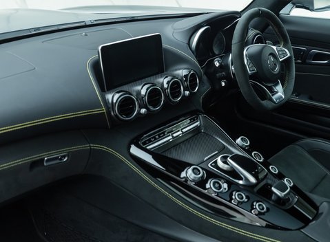 Mercedes-Benz Amg GT S PREMIUM 18