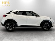 Nissan Juke 1.6 N-Connecta SUV 5dr Petrol Hybrid Auto Euro 6 (143 ps) Alloys - Air Con 8