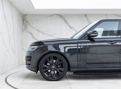 Land Rover Range Rover P565 SVAutobiography Dynamic Black 32