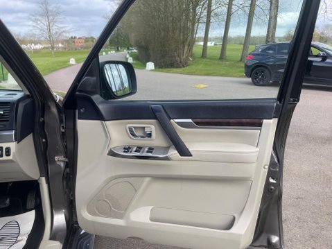 Mitsubishi Shogun 3.2 DI-DC SG3 Auto 4WD Euro 5 5dr LWB 35