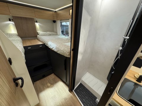 Pilote P740FGJ Evidence 2026 MODEL SHOW VAN 7