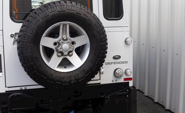 Land Rover Defender 90 Landmark 20