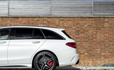 Mercedes-Benz C Class C63 S Estate 29