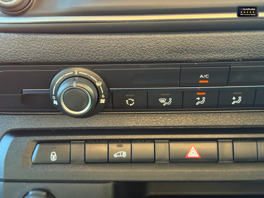 2023 Peugeot ExpertMWB L2H1 Low Roof Professional Premium Plus 1400 AirCon Sensors EURO 6 — thumbnail 31 of 50