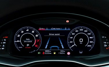 Audi RS Q8 Vorsprung 18