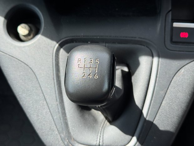 Peugeot Partner LWB L2H1 Low Roof Asphalt Air Con Nav Sensors EURO 6 NO VAT 37