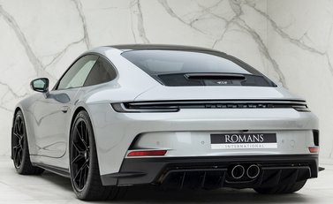 Porsche 911 (992) GT3 Touring 3