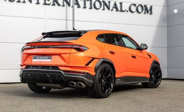 Lamborghini Urus PERFORMANTE 4