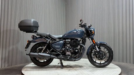Royal Enfield Shotgun 2025 ONLY 2K GREAT CONDITION MOT 2028 LARGE TOP BOX 1