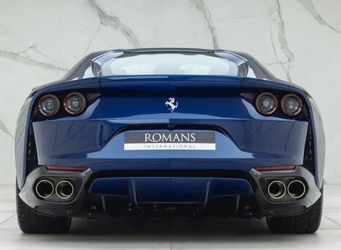 Ferrari 812 Superfast 5