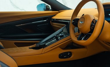 Aston Martin DB12 V8 12