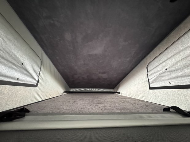 Volkswagen Transporter Camper King St Tropez|4 Berth|T28|Pop Top|Air Con|Cooker|Fridge 19