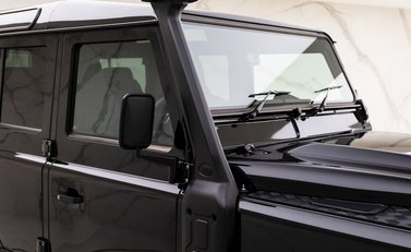 Land Rover Defender 110 XS 28