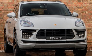 Porsche Macan Turbo 1