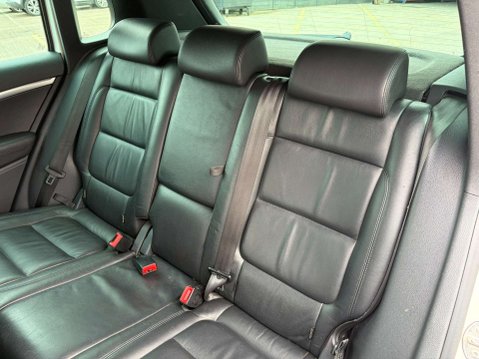 Volkswagen Tiguan 2.0 Tiguan R-Line TDI BlueMotion Technology 4Motion Semi-Automatic 4WD 5dr 38