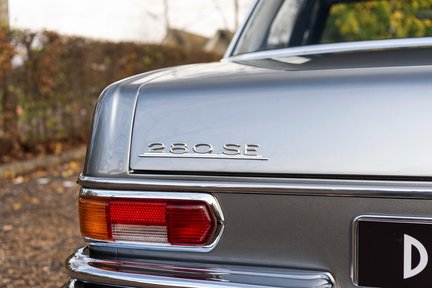 Mercedes-Benz S 280 SE 3.5 Saloon 20