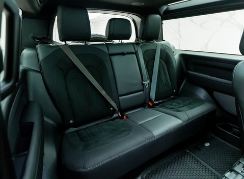 Land Rover Defender 90 V8 P525 Urban 13