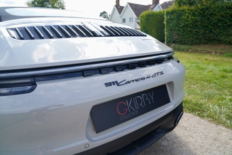 Porsche 911 CARRERA 4 GTS CONVERTIBLE 22