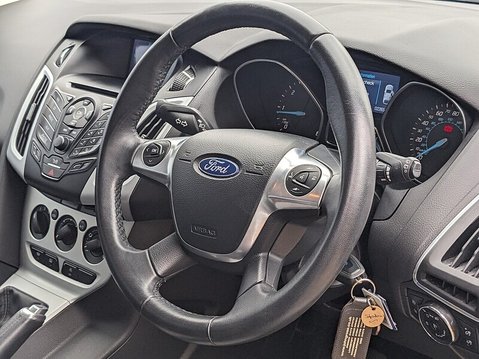 Ford Focus ZETEC NAVIGATOR TDCI 13