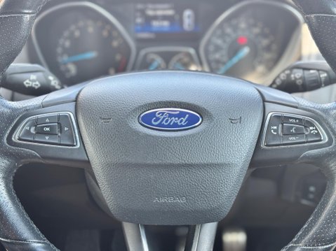 Ford Focus 1.0T EcoBoost ST-Line Euro 6 (s/s) 5dr 12