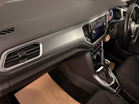Volkswagen T-Roc 1.5 TSI EVO Active DSG Euro 6 (s/s) 5dr 35
