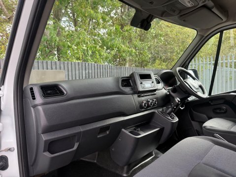 Nissan NV400 DCI TEKNA L2H2 19