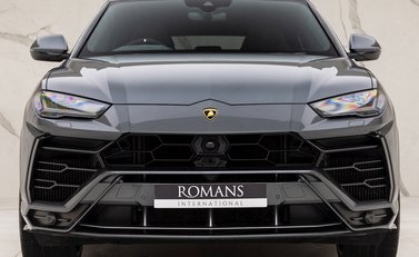 Lamborghini Urus 4