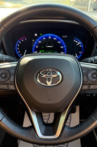 Toyota Corolla EXCEL HYBRID - ONE OWNER - FULL TOYOTA SERVICE HISTORY 