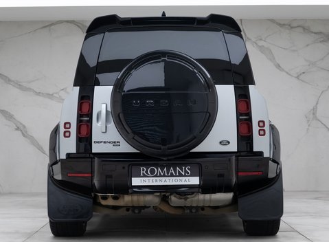 Land Rover Defender 110 D300 HSE Hard Top URBAN 5