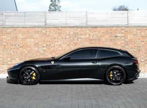 Ferrari GTC4 Lusso 2