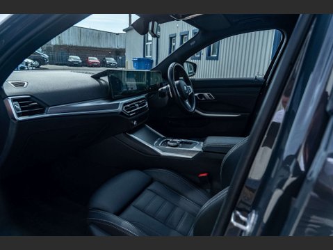 BMW 3 Series 2.0 330e xDrive M Sport Auto 4WD 5dr 9