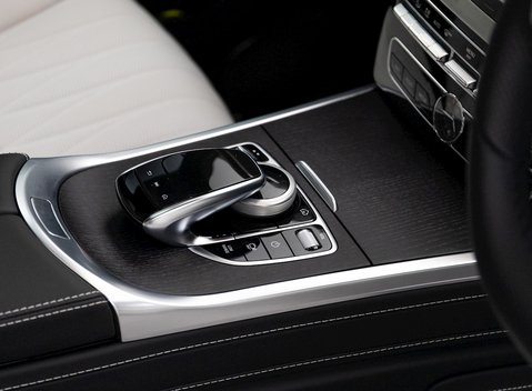 Mercedes-Benz G Series AMG Line Premium Plus 22