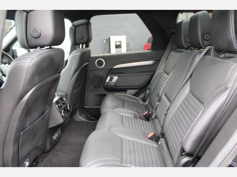 Land Rover Discovery R-DYNAMIC HSE MHEV 30