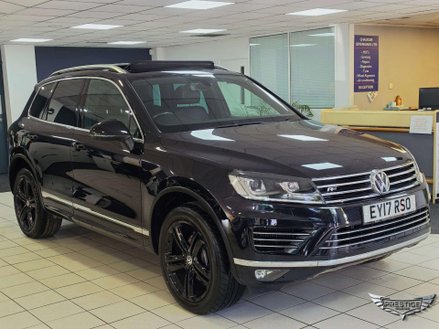 Volkswagen Touareg 3.0 TDI V6 BlueMotion Tech R-Line Plus Tiptronic 4WD Euro 6 (s/s) 5dr