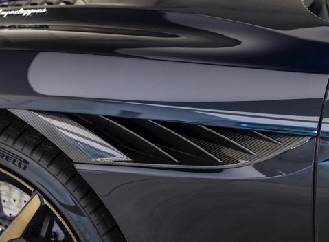 Aston Martin DBS Superleggera 23